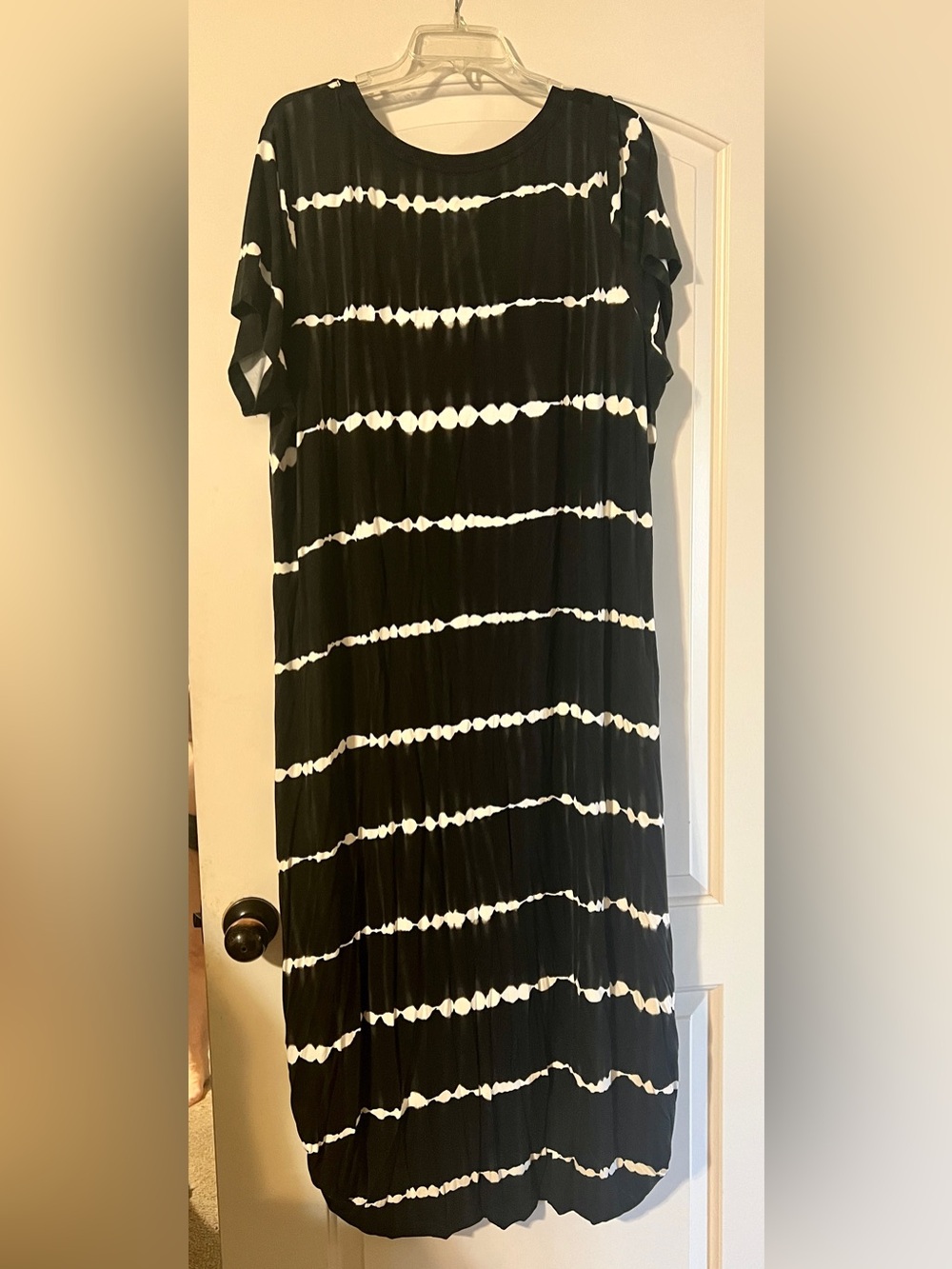 Black & White Tie-Dye Stripe Maxi Dress - Women's
